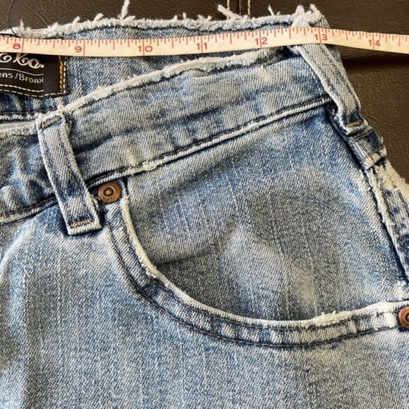 5ive Jungle & Co Women's Jean Shorts (14) - Picture 4 of 10